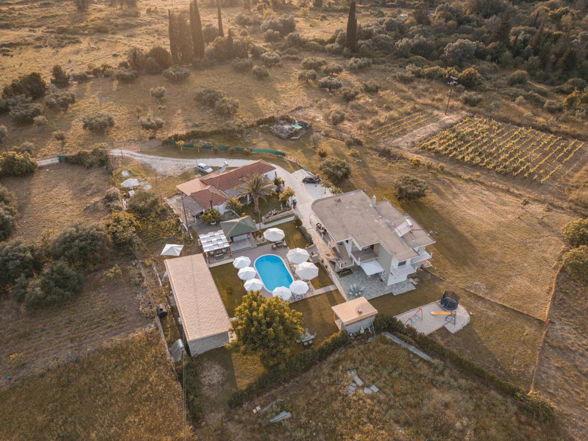 الشقق الفندقية بارغافي  Tsanis Estate المظهر الخارجي الصورة