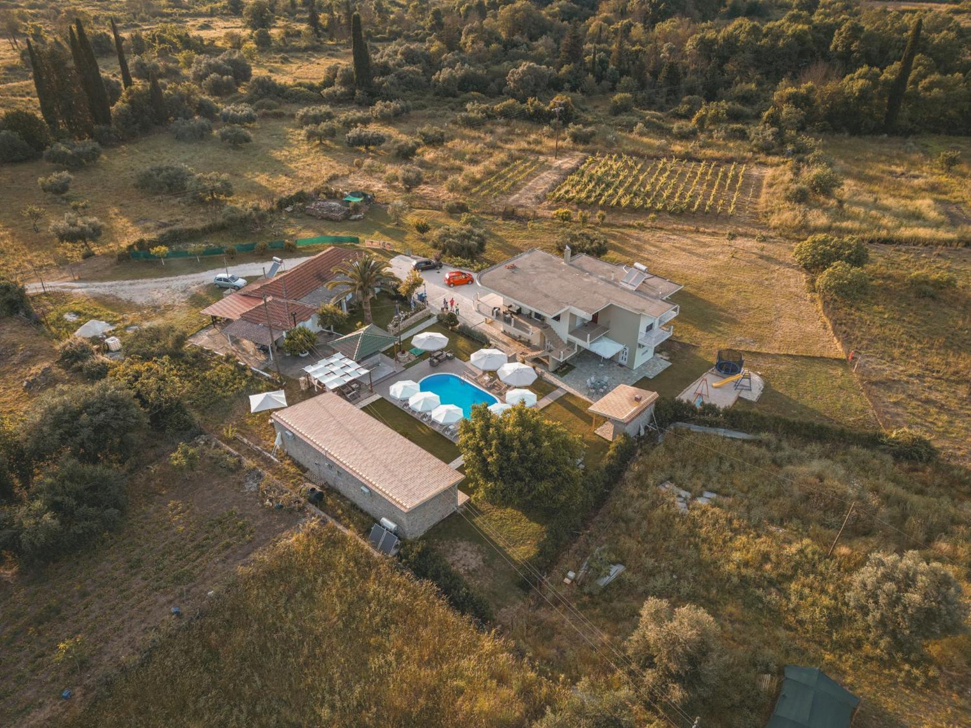 الشقق الفندقية بارغافي  Tsanis Estate المظهر الخارجي الصورة